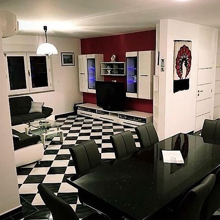 Mundial Apartments Njivice Bagian luar foto
