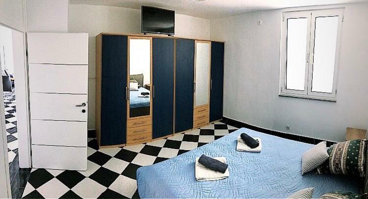 Mundial Apartments Njivice Bagian luar foto