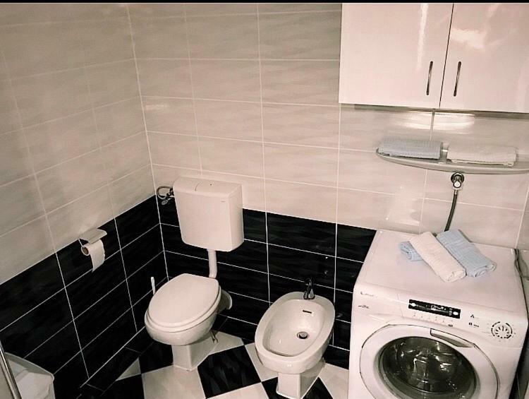 Mundial Apartments Njivice Bagian luar foto