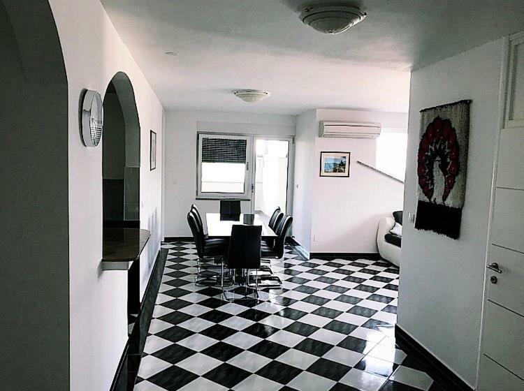 Mundial Apartments Njivice Bagian luar foto